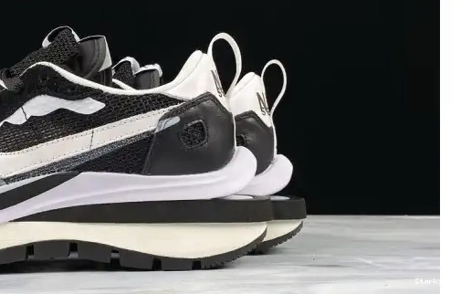 sacai Nike Black Vaporwaffle CV1363-001 White 0703